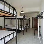 Hostel White *