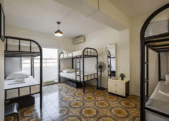 White * לימסול